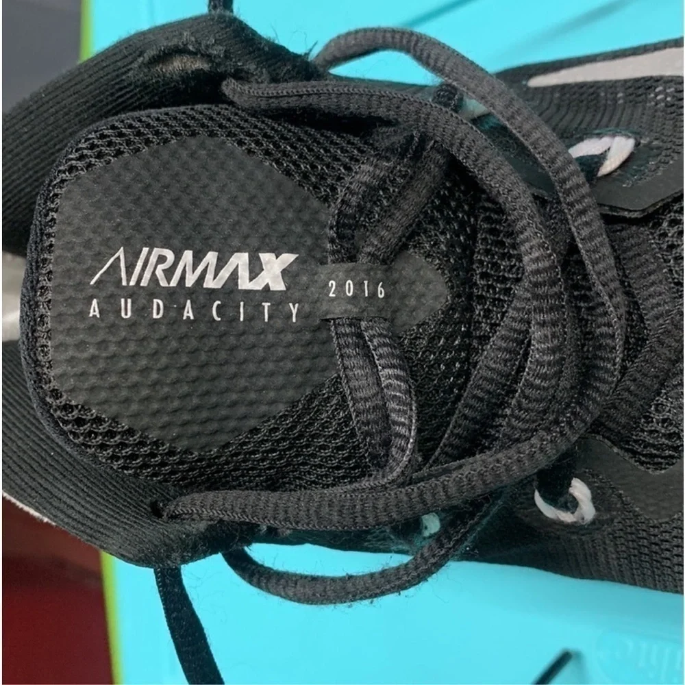 Nike Air Max Audacity Size 7-Men/8.5-Women